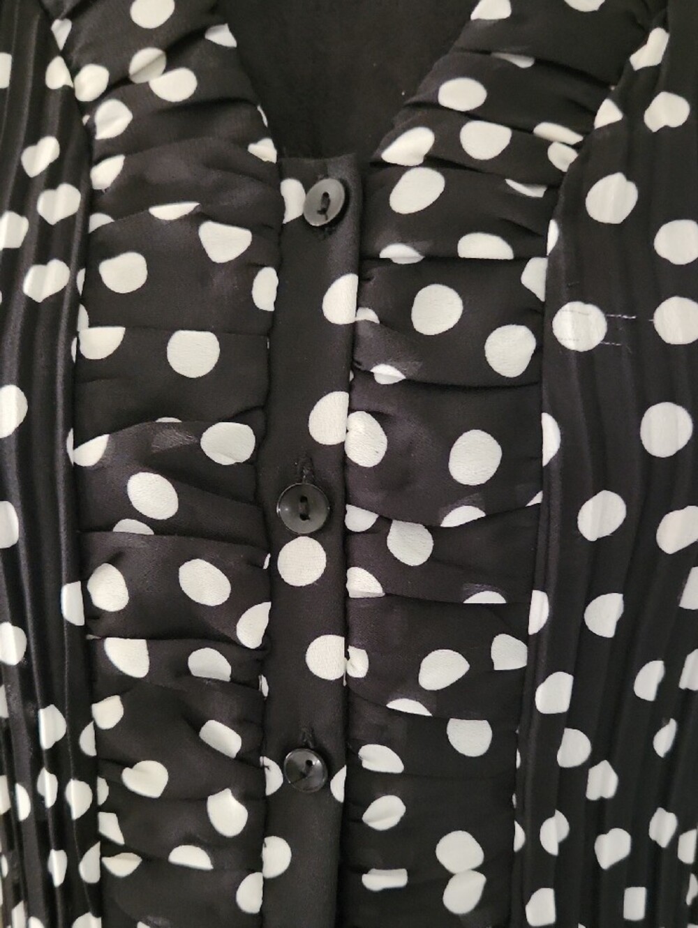 Women’s Black & White Polka Dot Sleeveless Blouse - Picture 2 of 3